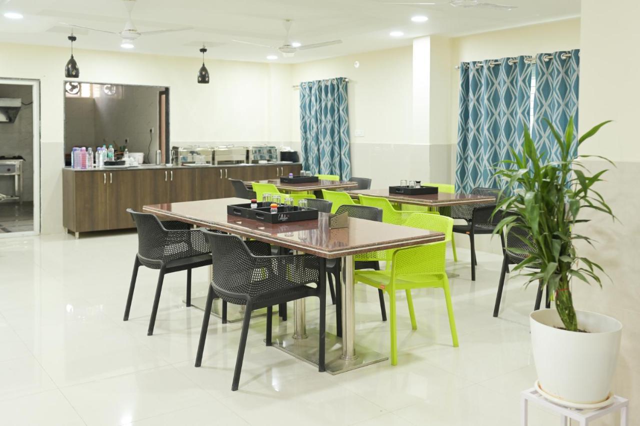 Voila At Nest Hotel Hyderabad Exterior photo