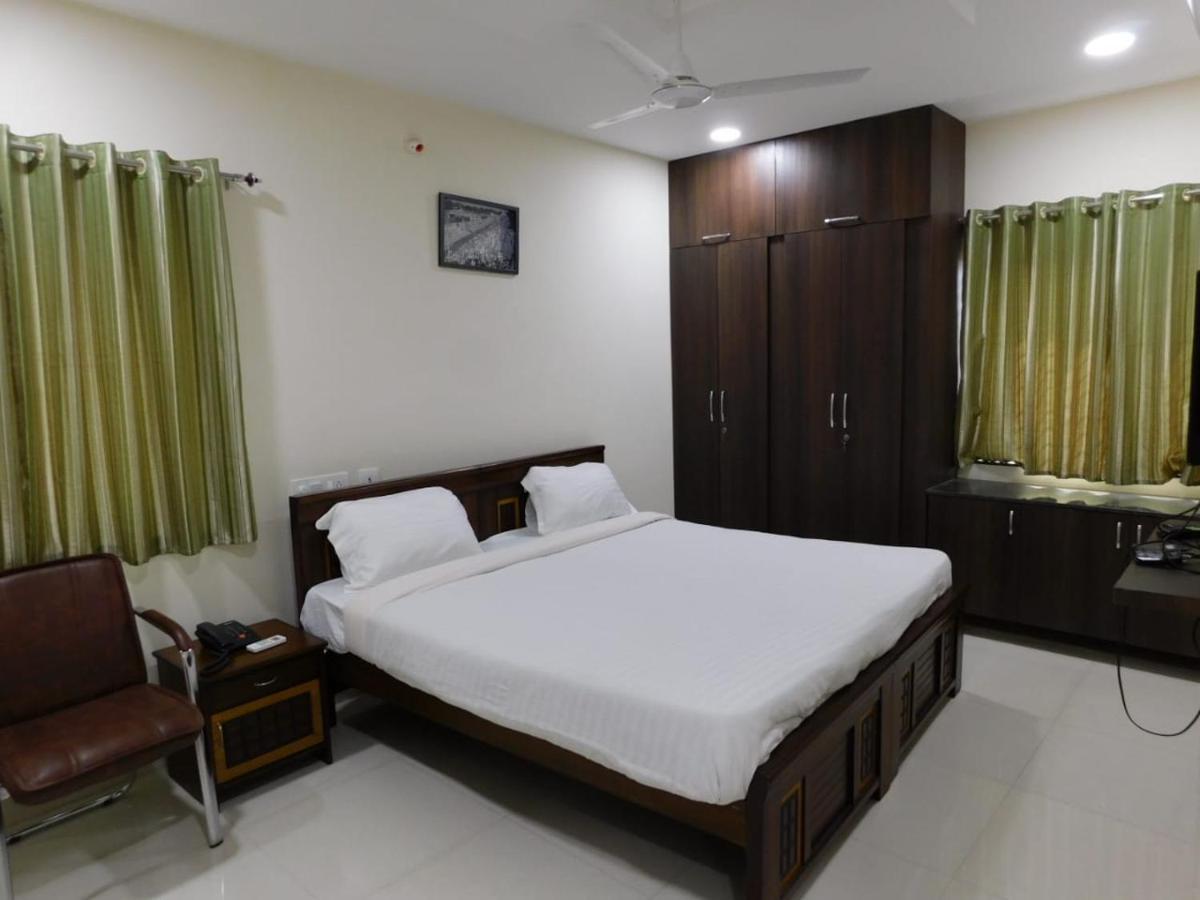 Voila At Nest Hotel Hyderabad Exterior photo