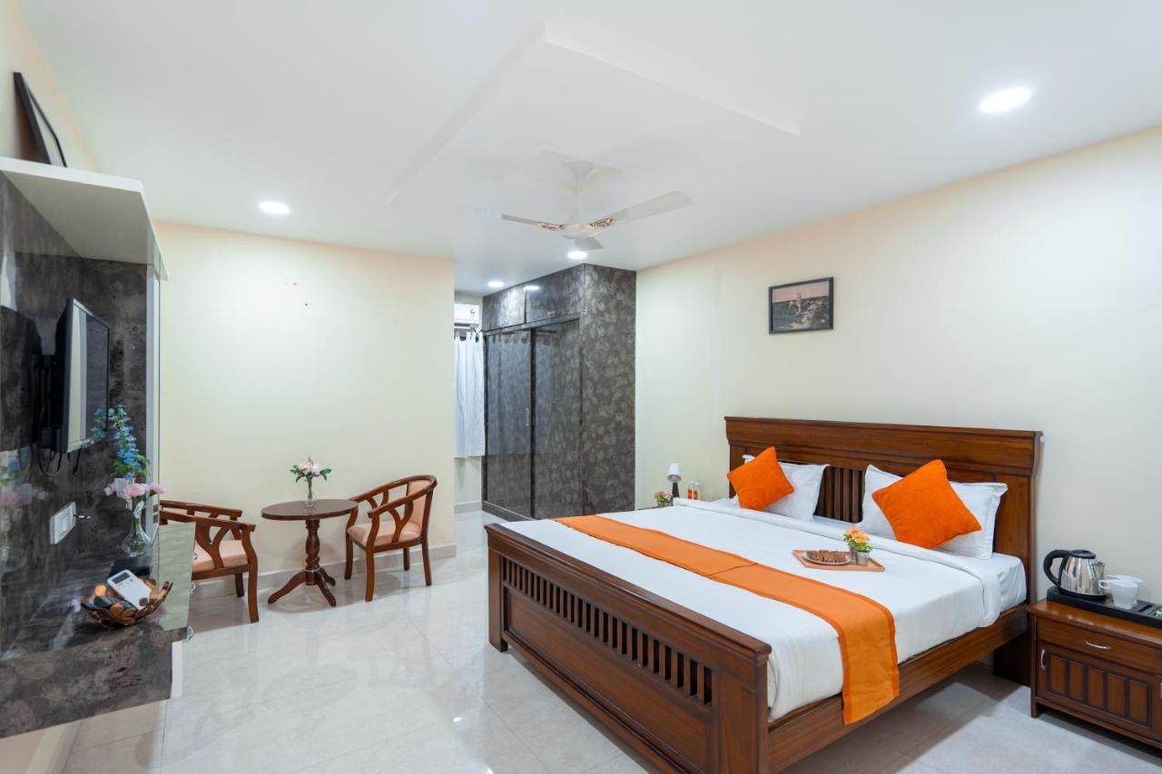 Voila At Nest Hotel Hyderabad Exterior photo