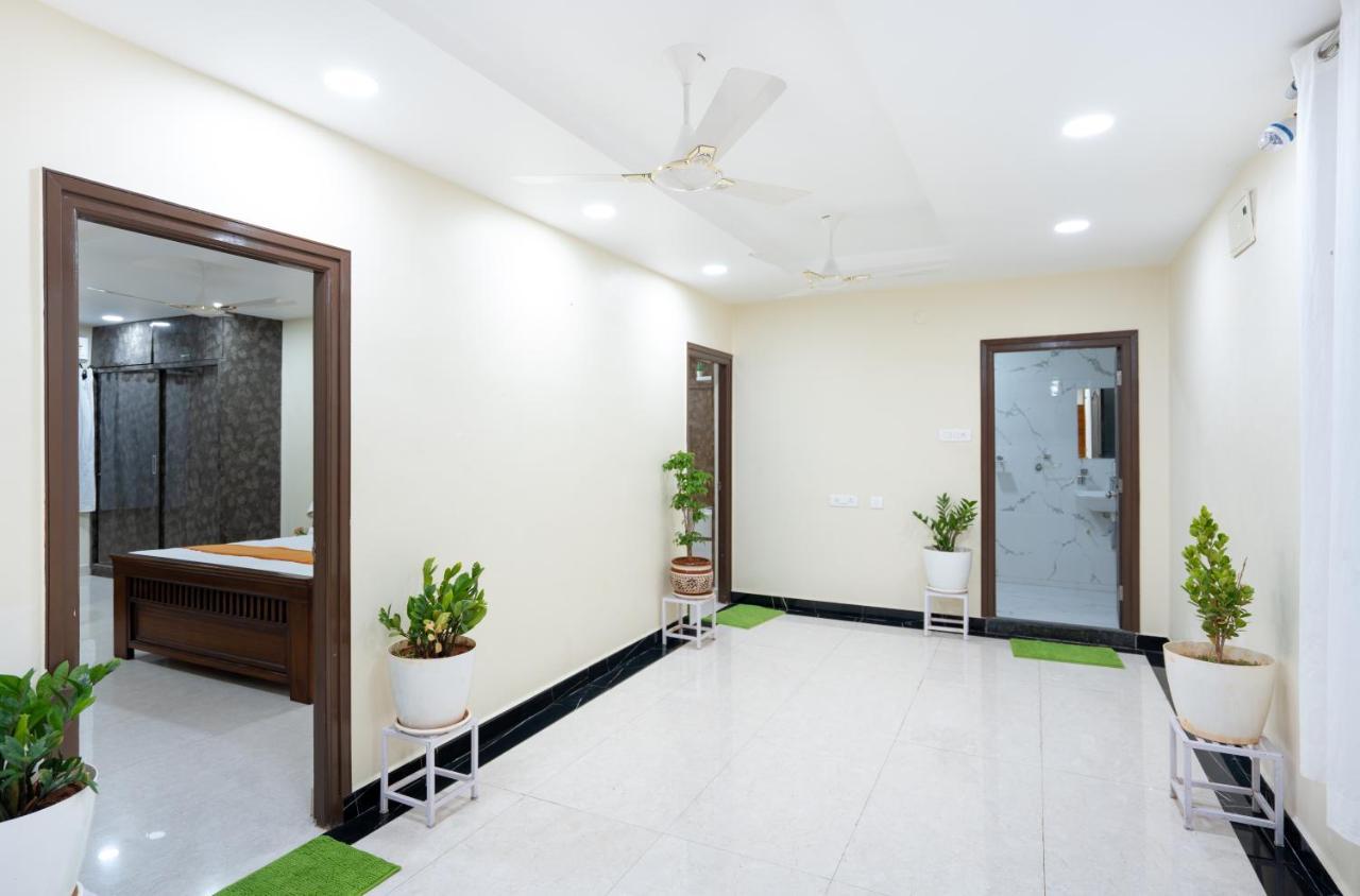 Voila At Nest Hotel Hyderabad Exterior photo